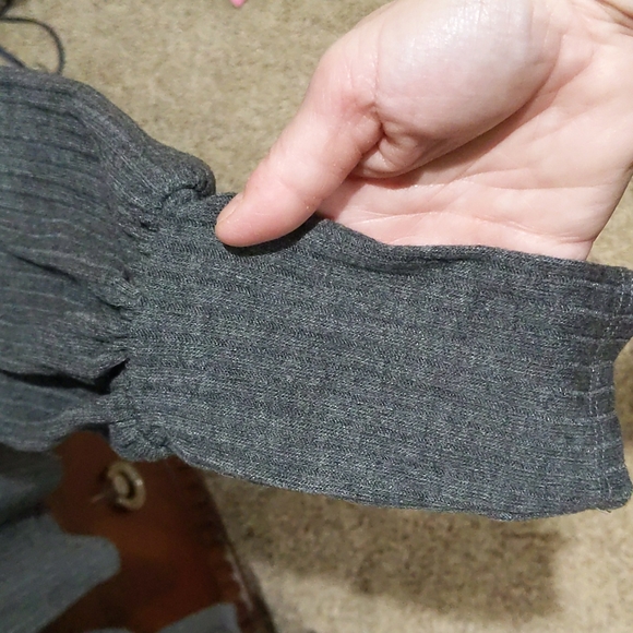 NWT forever 21 sweater - Picture 6 of 6